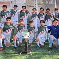 اکادمی فوتبال اینده سازان ایران