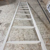 نردبان‌ آهنی نو