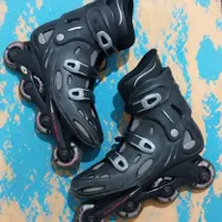 اسکیت حرفه ای رولربلیدROLLERBLADEاصل ایتالیا|دوچرخه، اسکیت، اسکوتر|تهران, شیرازی|دیوار