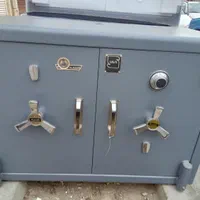 فروش گاوصندوق طلافروشی زیرویترینی آسانسور