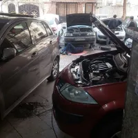به یک عدد کارگر مکانیک نیمه ماهر