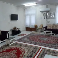 دوخواب تمیزومرتب باحیاط داخل شهرفومن|اجارهٔ کوتاه‌مدت ویلا و باغ|فومن, |دیوار