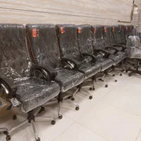 صندلی اداری ریاست،انتظار