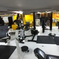 سالن با ارتفاع ۴متر نیم بامتراژ۲۵۰