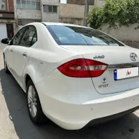 جک J5 اتوماتیک 1800cc، مدل ۱۳۹۴