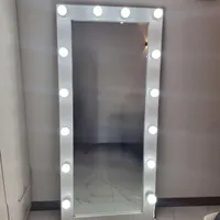 آینه چراغ دار