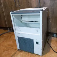 خرید و فروش یخ ساز ایتالیایی از ۱۰ تا ۲۰۰کیلوگرم