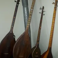 چگور و سه تار قدیمی در قزوین