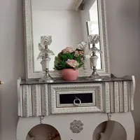 ایینه و شمعدان وبوفه