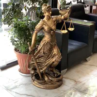 مجسمه فرشته عدالت دکوری کنار سالنی ۱متری