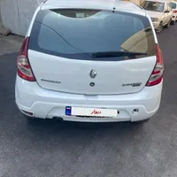 رنو ساندرو اتوماتیک، مدل ۱۳۹۵|خودرو سواری و وانت|اصفهان, فیض|دیوار