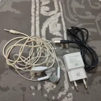 شارژر اصلی سامسونگ بهمراه هندزفری|لوازم جانبی موبایل و تبلت|تهران, جوادیه تهرانپارس|دیوار