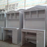 میز تحریر کتابخانه دار