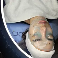 آموزش پاکسازی(فیشیال) میکاپ خودآرایی کاشت ناخن مژه|خدمات آموزشی|شیراز, وصال|دیوار