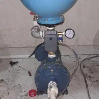 لوله کشی .اسپلیت .تاسیسات‌. پمپ منبع . در کرمان