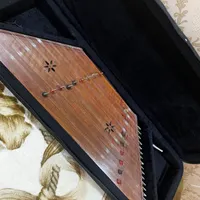 یک دستگاه سنتور خوش صدا