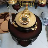 تلفن و میز تلفن