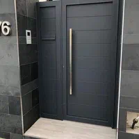 درب آهنی در آهنی در نفر رو درب نفررو