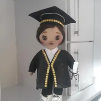 عروسک روسی با لباس فارغ التحصیلی مناسب جشن الفبا