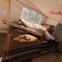 فروش پشتی دیواری و گلیم در حد نو