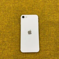 اپل iPhone SE (2020) با حافظهٔ ۱۲۸ گیگابایت