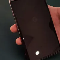 گوگل pixel 7pro با حافظهٔ ۲۵۶ گیگابایتram 12gb