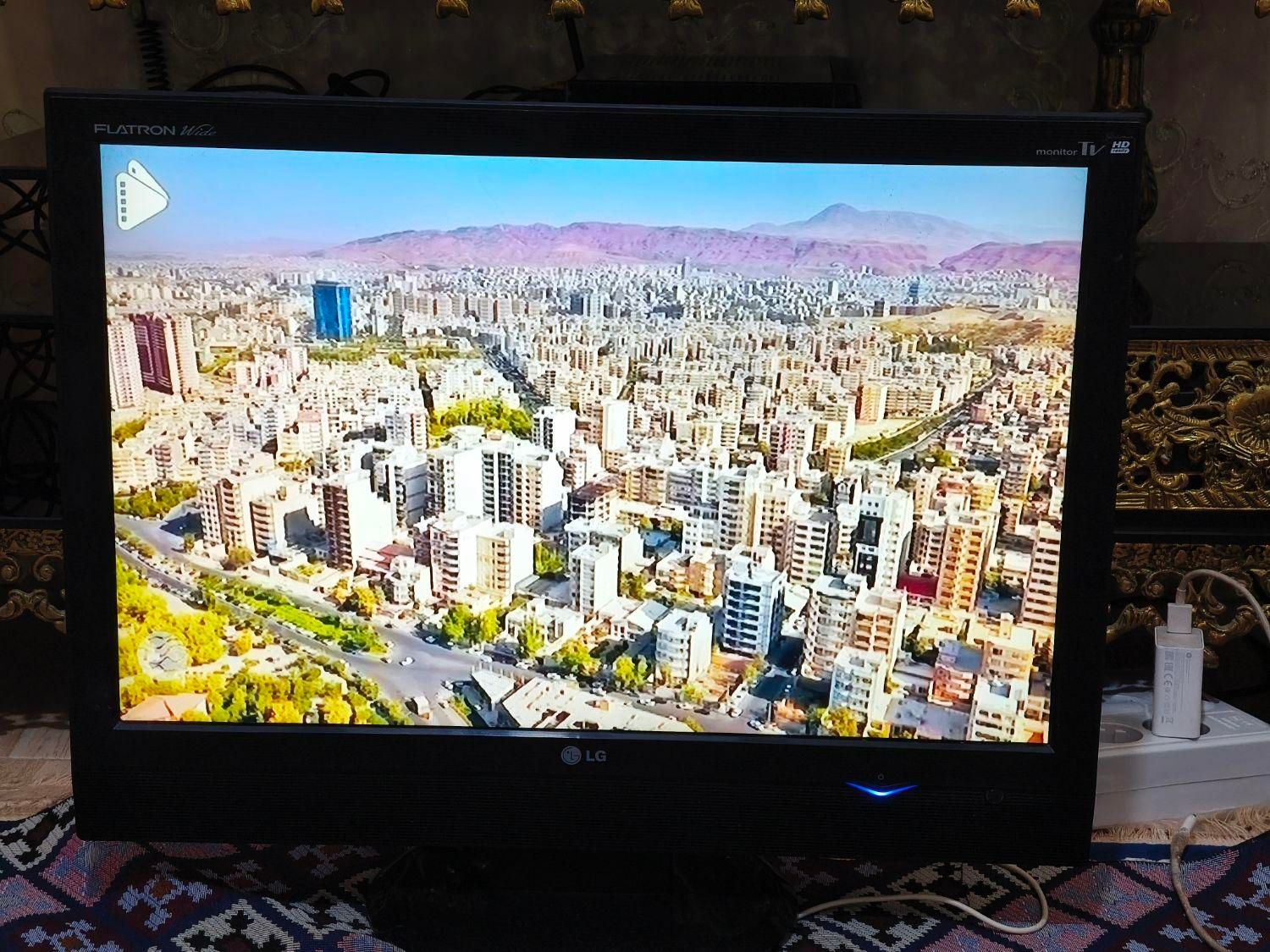 تلویزیون LCD و مانیتور22 اینج LG با کارتن|تلویزیون و پروژکتور|تهران, شهرک شریفی|دیوار