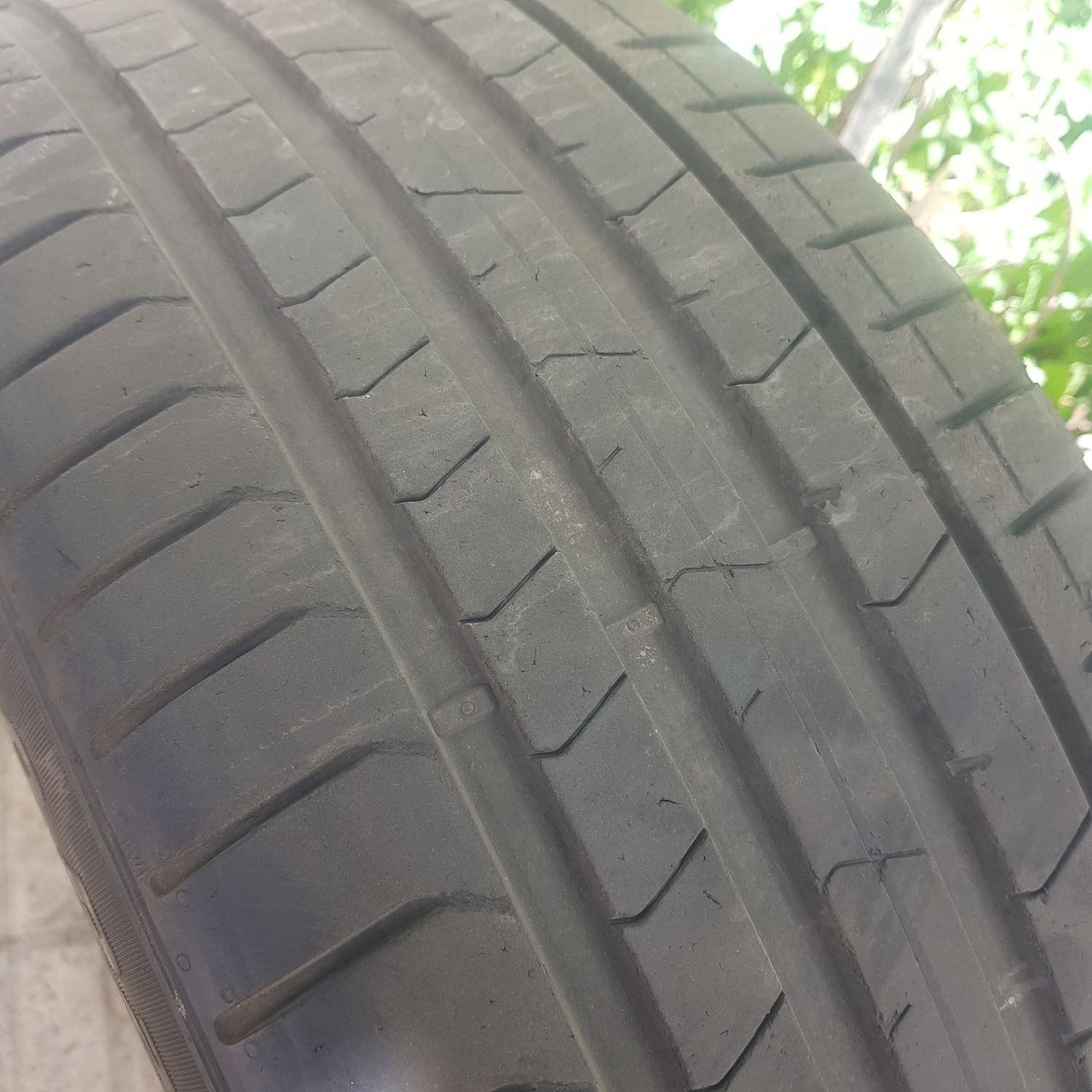 لاستیک 275/35/20 پیرلی pirelli در حد نو|قطعات یدکی و لوازم جانبی|تهران, جمال‌زاده|دیوار