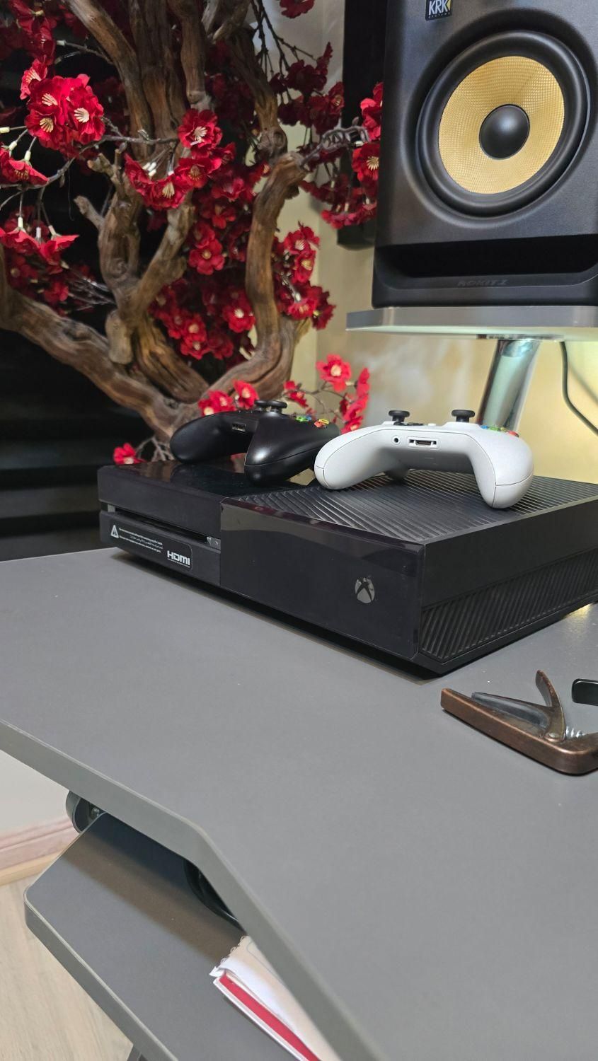 کنسول xbox One با دو دسته|کنسول، بازی ویدئویی و آنلاین|تهران, تهرانپارس شرقی|دیوار