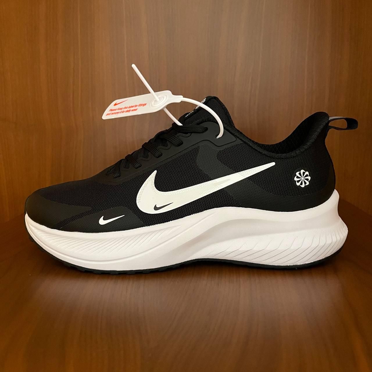 کتونی رانینگ نایک ایر زوم برفی - Nike Air Zoom|کیف، کفش، کمربند|تهران, ارامنه|دیوار