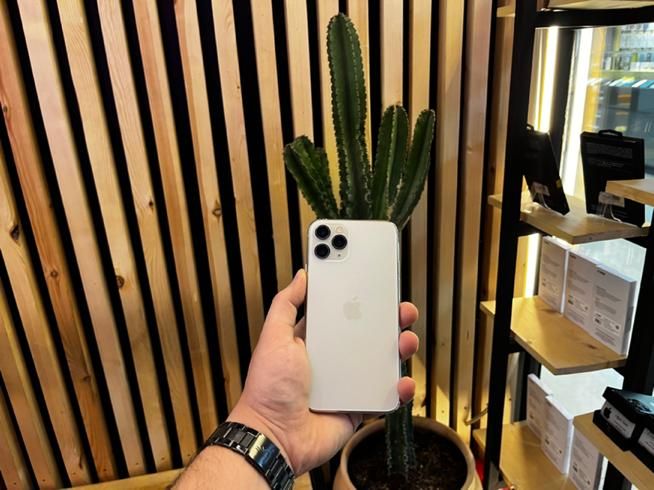 اپل iPhone 11 Pro با حافظهٔ ۲۵۶ گیگابایت|موبایل|تهران, گیشا (کوی نصر)|دیوار
