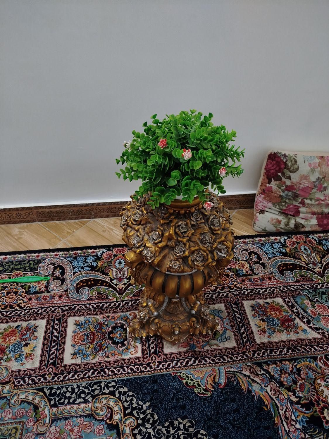 گلدون و گل|گل مصنوعی|قرچک, |دیوار
