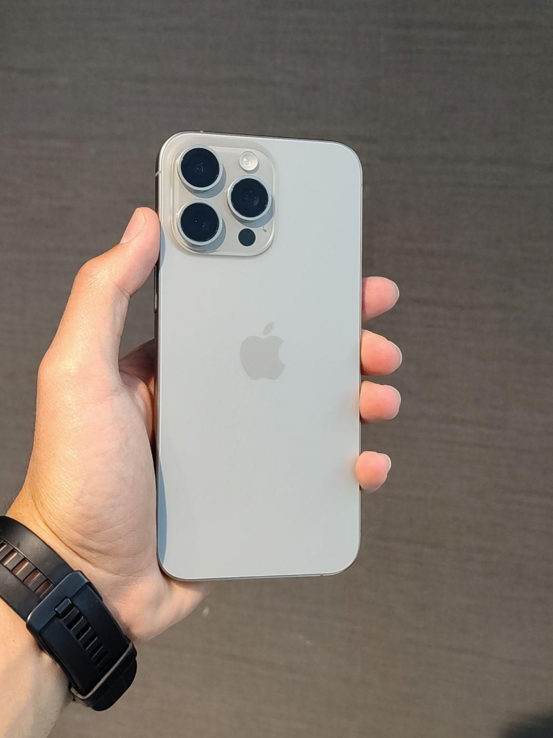 iPhone 15 Pro Max با حافظهٔ ۲۵۶ گیگابایت در حد|موبایل|کرج, اصفهانی‌ها|دیوار
