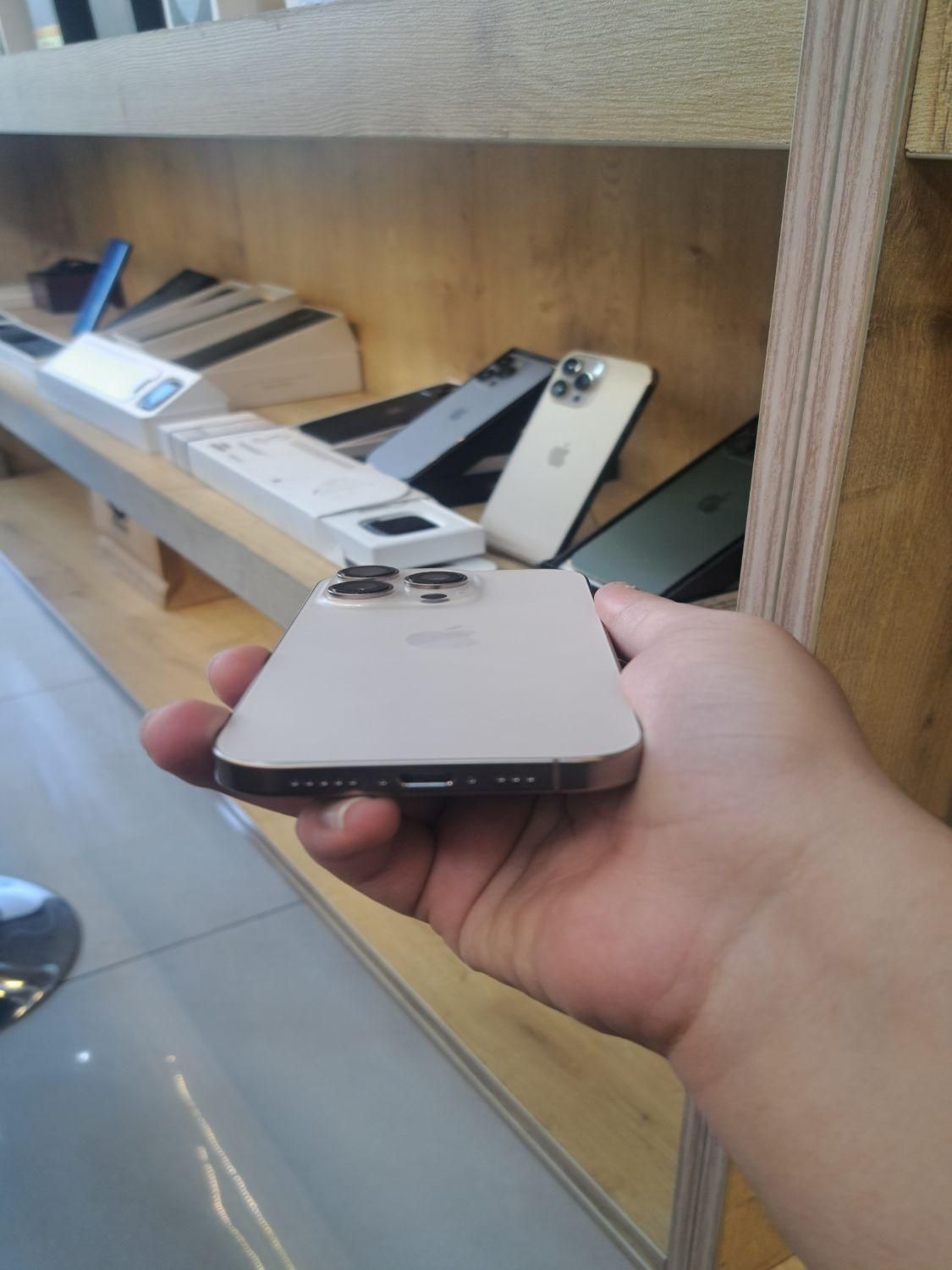 اپل iPhone 16 Pro با حافظهٔ ۲۵۶ گیگابایت|موبایل|اصفهان, احمدآباد|دیوار