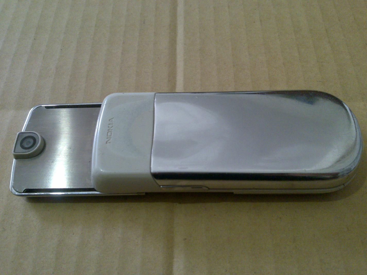 NOKIA 8800 Sirocco اصل و نقره ای|موبایل|تهران, امامزاده حسن(ع)|دیوار