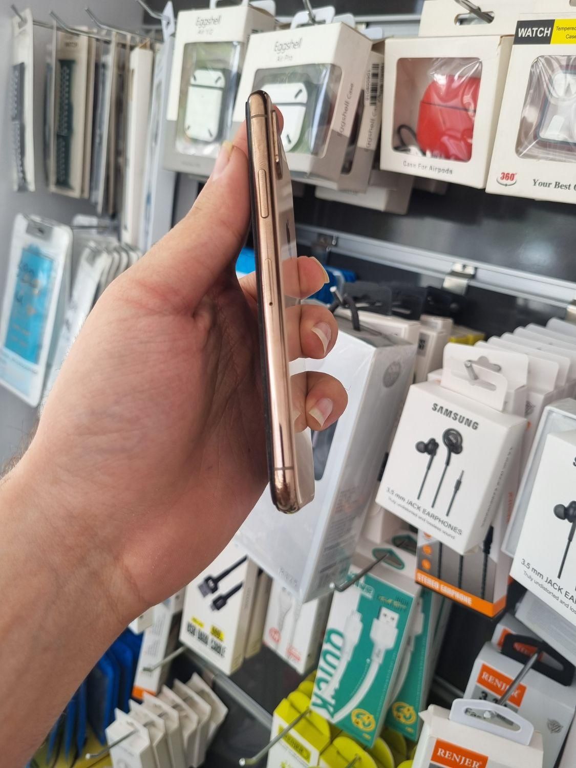 اپل iPhone XS با حافظهٔ ۲۵۶ گیگابایت|موبایل|اصفهان, بهارستان|دیوار