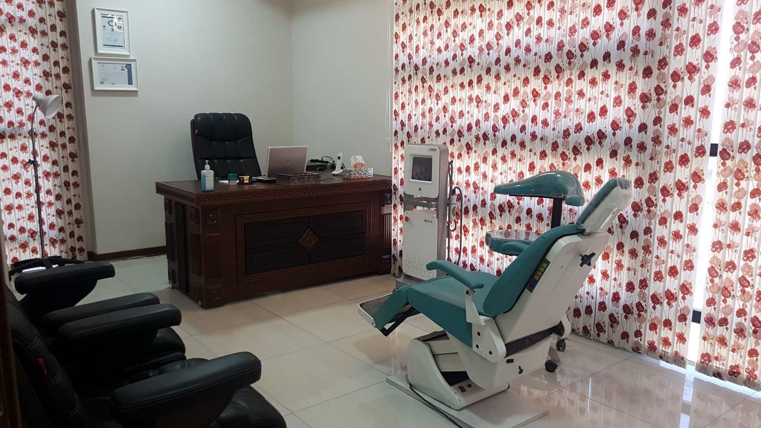 واحد اداری/ بر مطهری/ ۱۳۰ متری بسیار شیک|اجارهٔ دفتر کار، اتاق اداری، مطب|کرج, جهان‌شهر|دیوار