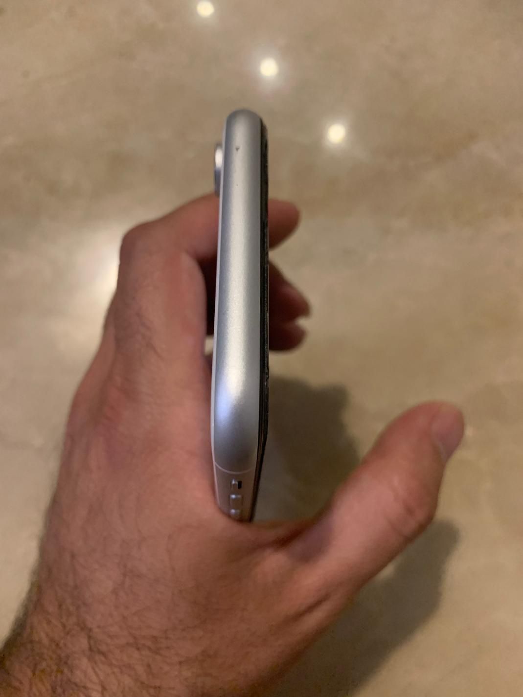 اپل iPhone XR با حافظهٔ ۱۲۸ گیگابایت|موبایل|تهران, نیرو هوایی|دیوار