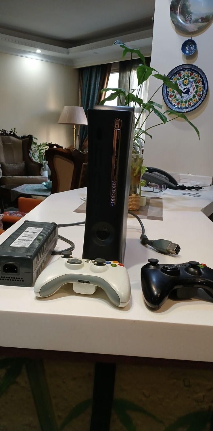 XBOX360 با دو دسته بازی در حد نو|کنسول، بازی ویدئویی و آنلاین|تهران, دارآباد|دیوار