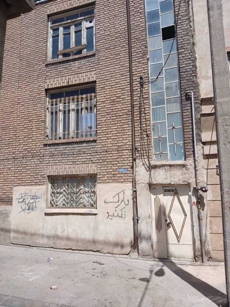 خانه کلنگی ۱۱۴ متر|فروش زمین و ملک کلنگی|تهران, شوش|دیوار