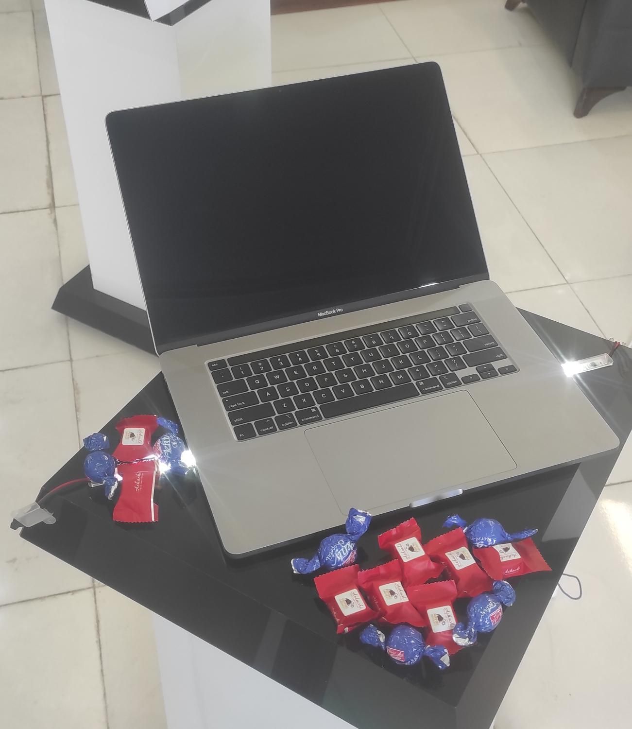 لپتاپ گرافیک دار اپلMacBOOK رم32 نونو سایکل 124|رایانه همراه|تهران, آبشار|دیوار