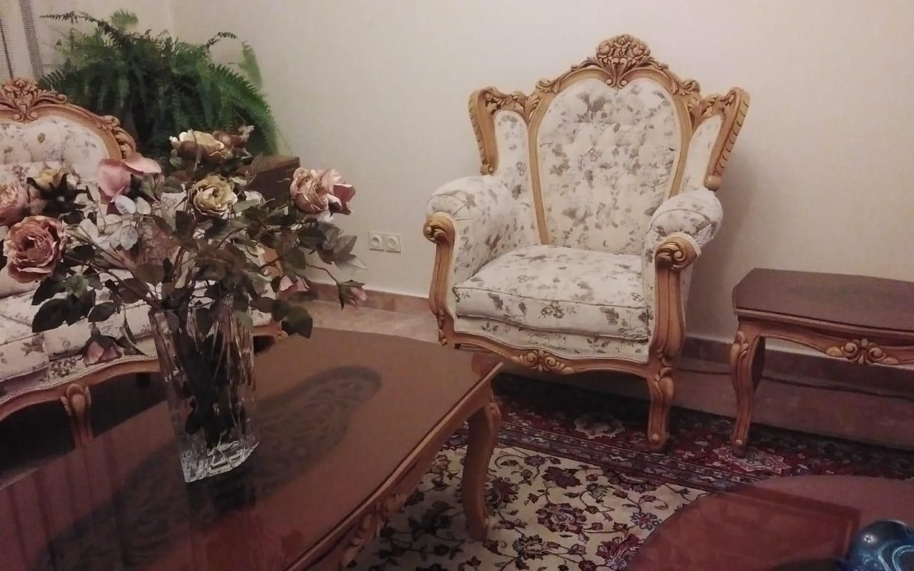 مبل کلاسیک کاملا سالم|مبلمان خانگی و میز عسلی|تهران, ده‌ونک|دیوار