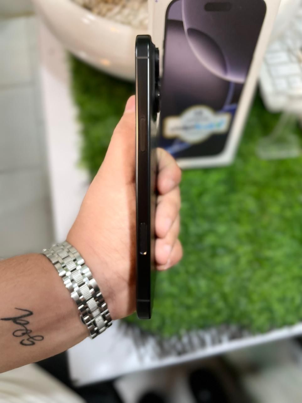 اپل iPhone 16 Pro Max با حافظهٔ ۲۵۶ گیگابایت|موبایل|کرج, کوی امامیه|دیوار