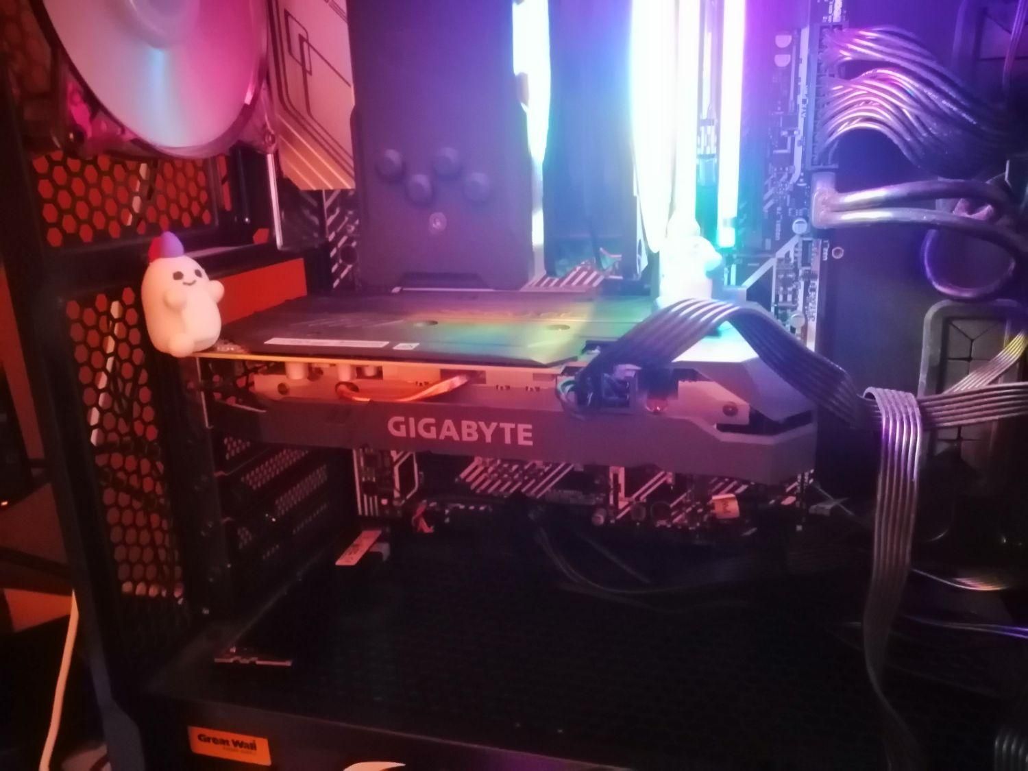 گرافیک ۲۰۶۰ ۶ گیگ RTX 2060 6 GIG GIGABYTE|قطعات و لوازم جانبی رایانه|تهران, نجات اللهی|دیوار