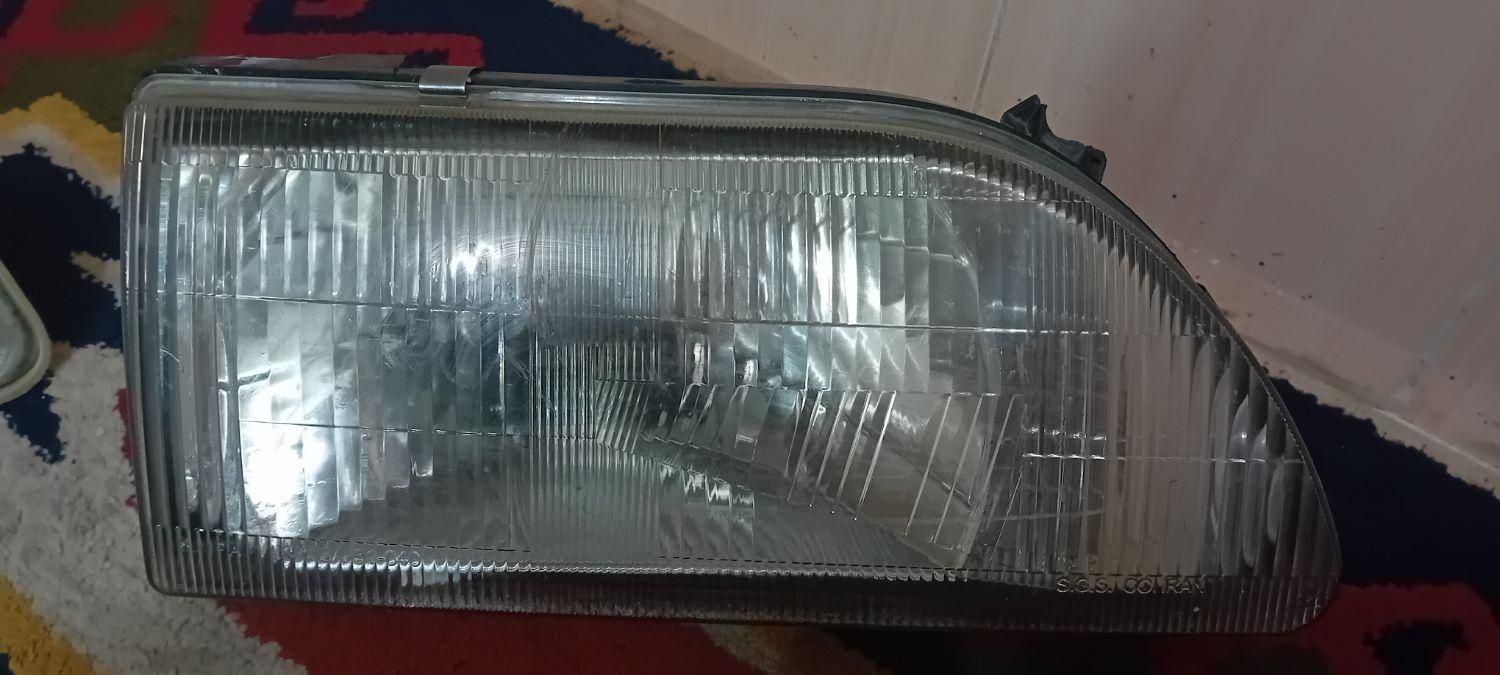 تعدادی ظرف جای عسل .آکبند|ظروف نگهدارنده، پلاستیکی، یک‌بارمصرف|بروجرد, |دیوار
