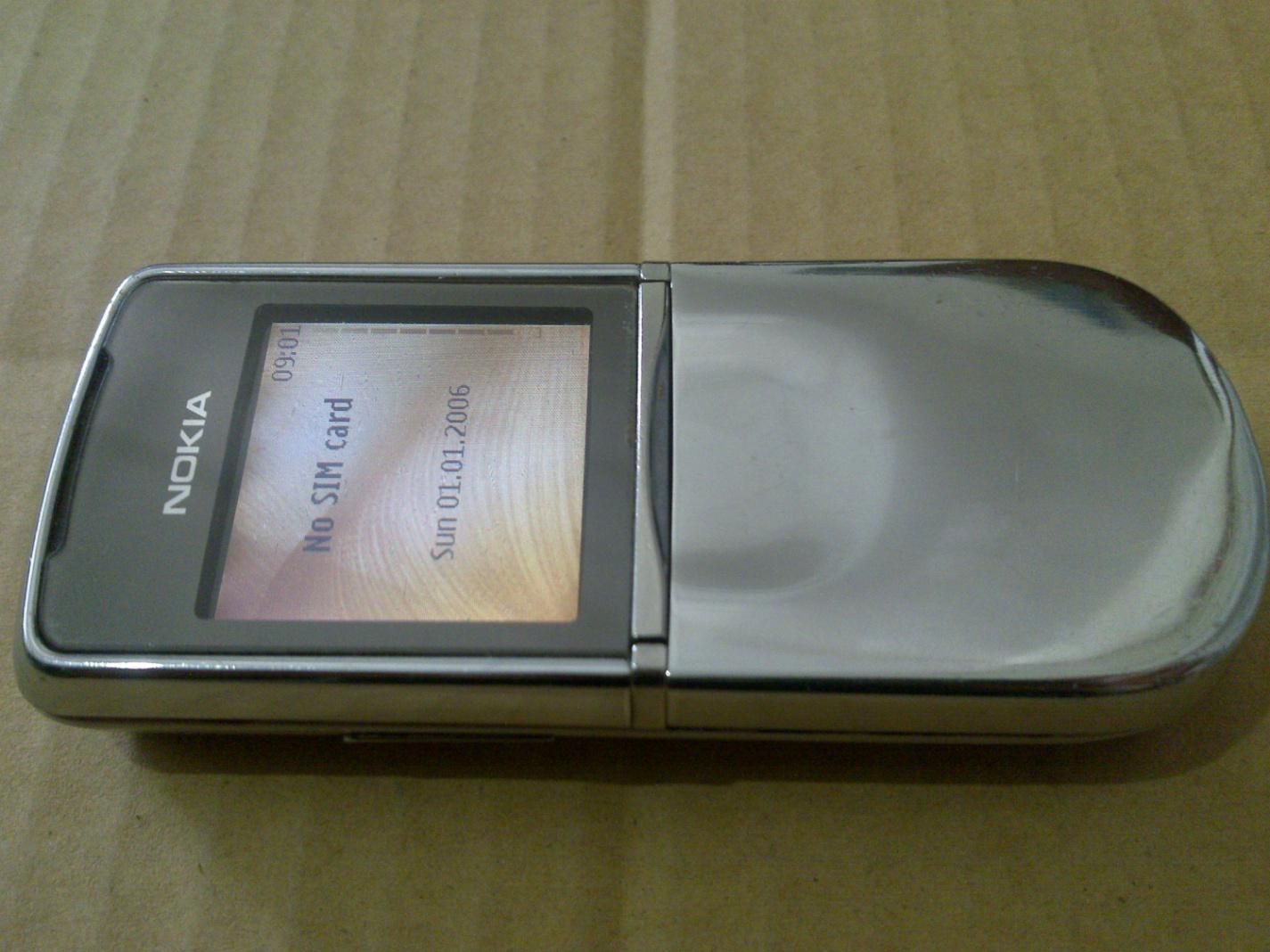 NOKIA 8800 Sirocco اصل و نقره ای|موبایل|تهران, امامزاده حسن(ع)|دیوار