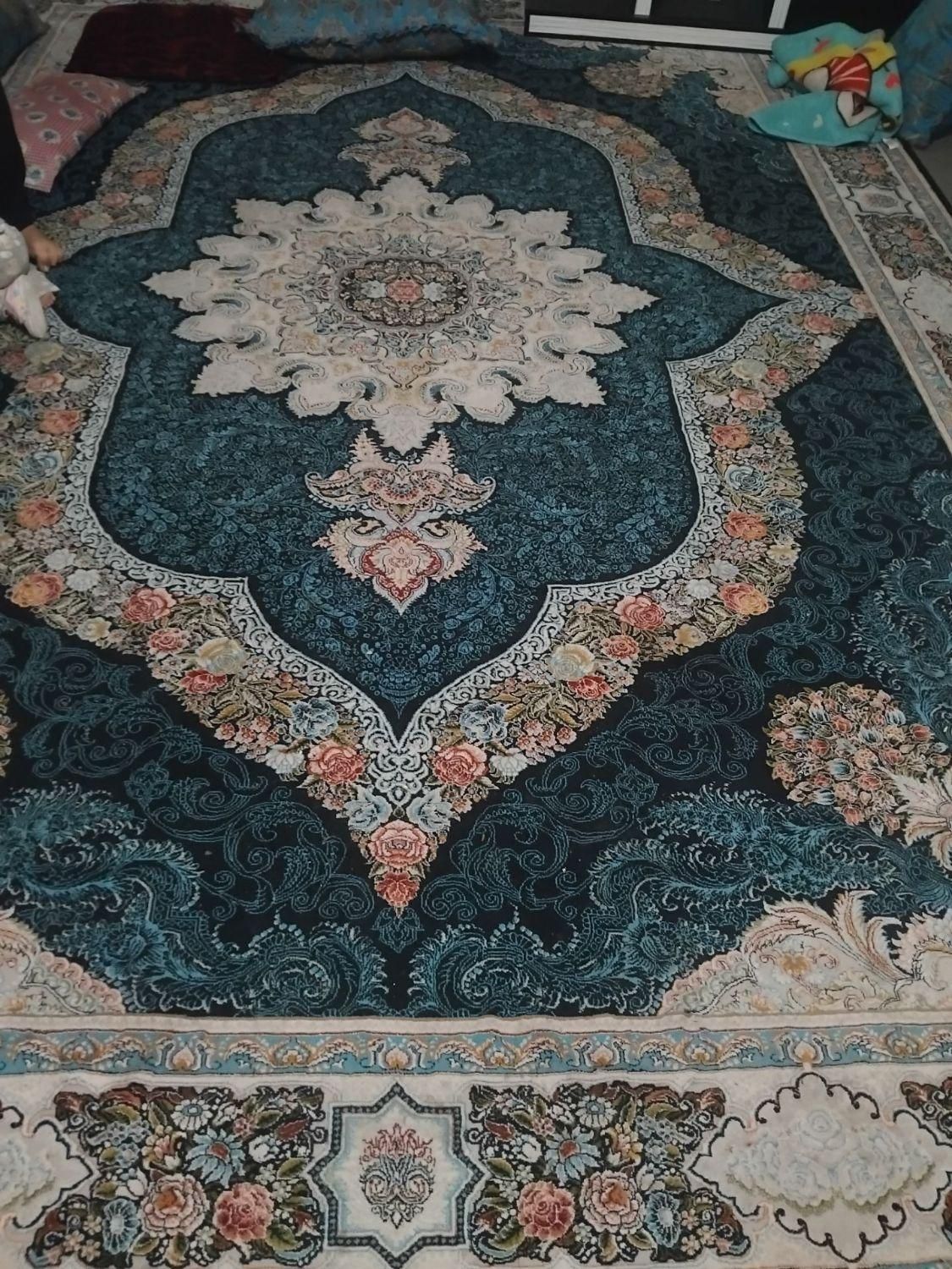 یک عدد فرش آبی خوشکل|فرش|تهران, بهاران|دیوار