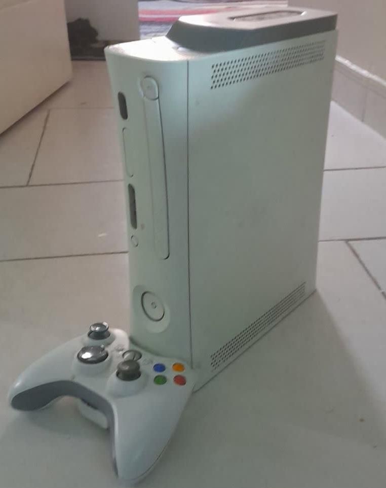 فروش XBox360 اسلیم با دو دسته|کنسول، بازی ویدئویی و آنلاین|تهران, استاد معین|دیوار