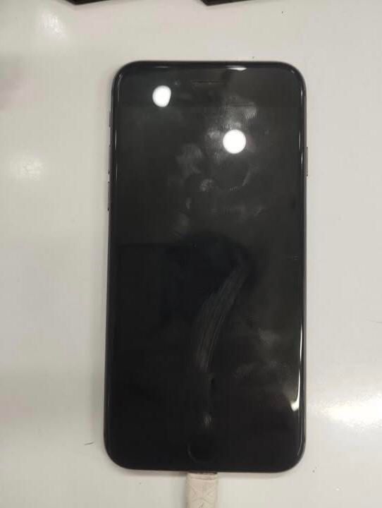 اپل iPhone 8 با حافظهٔ ۶۴ گیگابایت|موبایل|اصفهان, پروین|دیوار