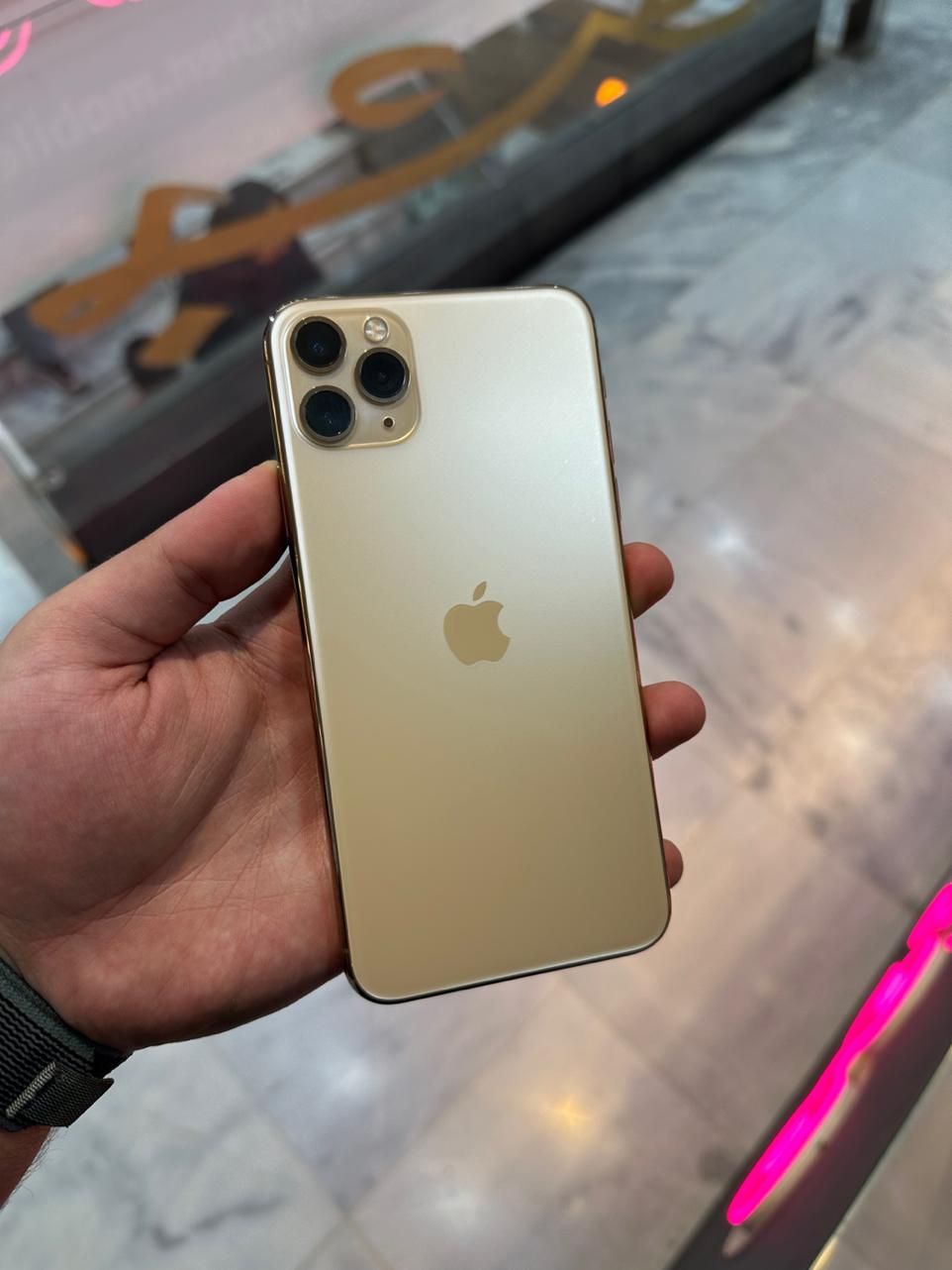 اپل iPhone 11 Pro Max با حافظهٔ ۲۵۶ گیگابایت|موبایل|اصفهان, جلفا|دیوار